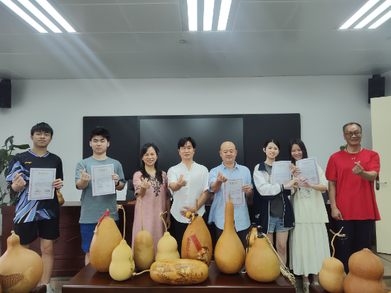 非遗技艺焕新彩，残障巧手谱新章——2025年葫芦烙画与点翠工艺培训班成功举办